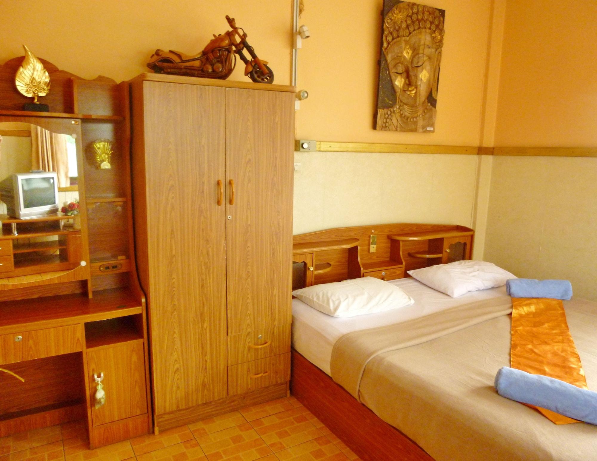 Hollanda Montri Guesthouse Chiang Mai Exteriör bild