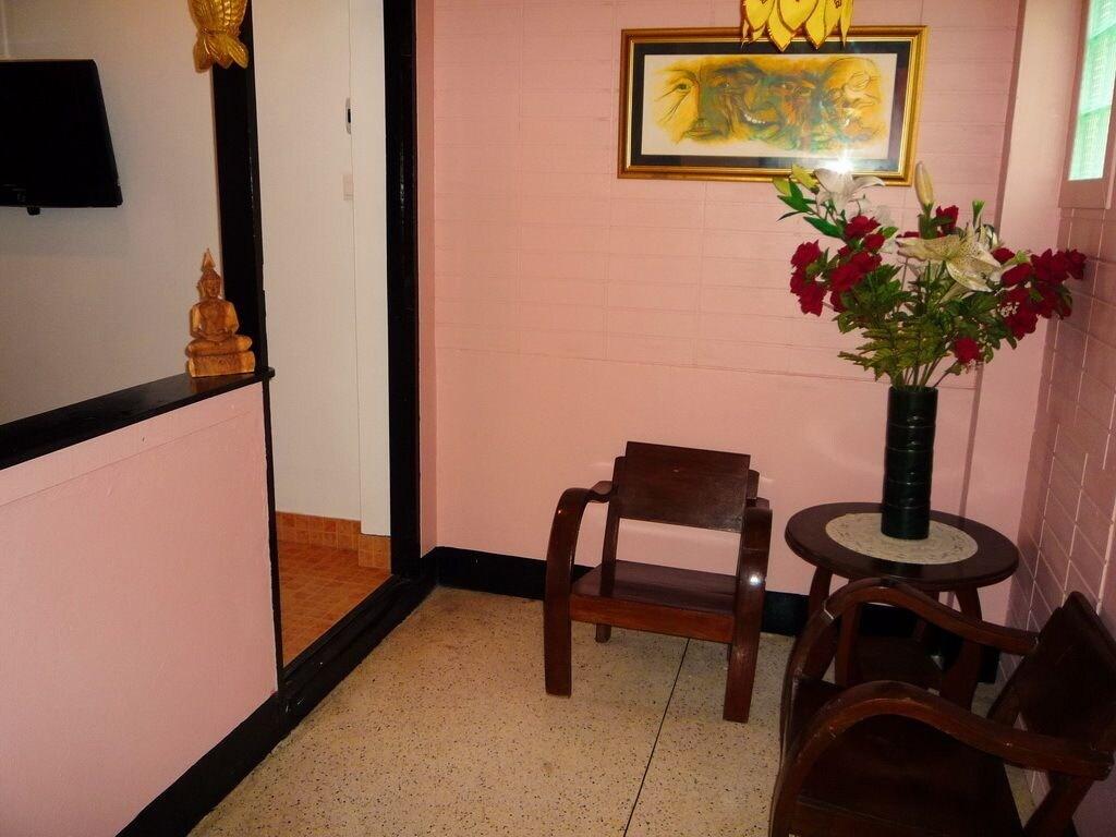 Hollanda Montri Guesthouse Chiang Mai Exteriör bild