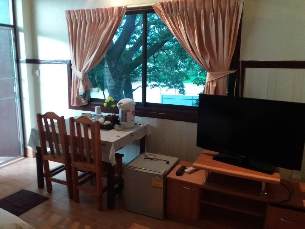 Hollanda Montri Guesthouse Chiang Mai Exteriör bild